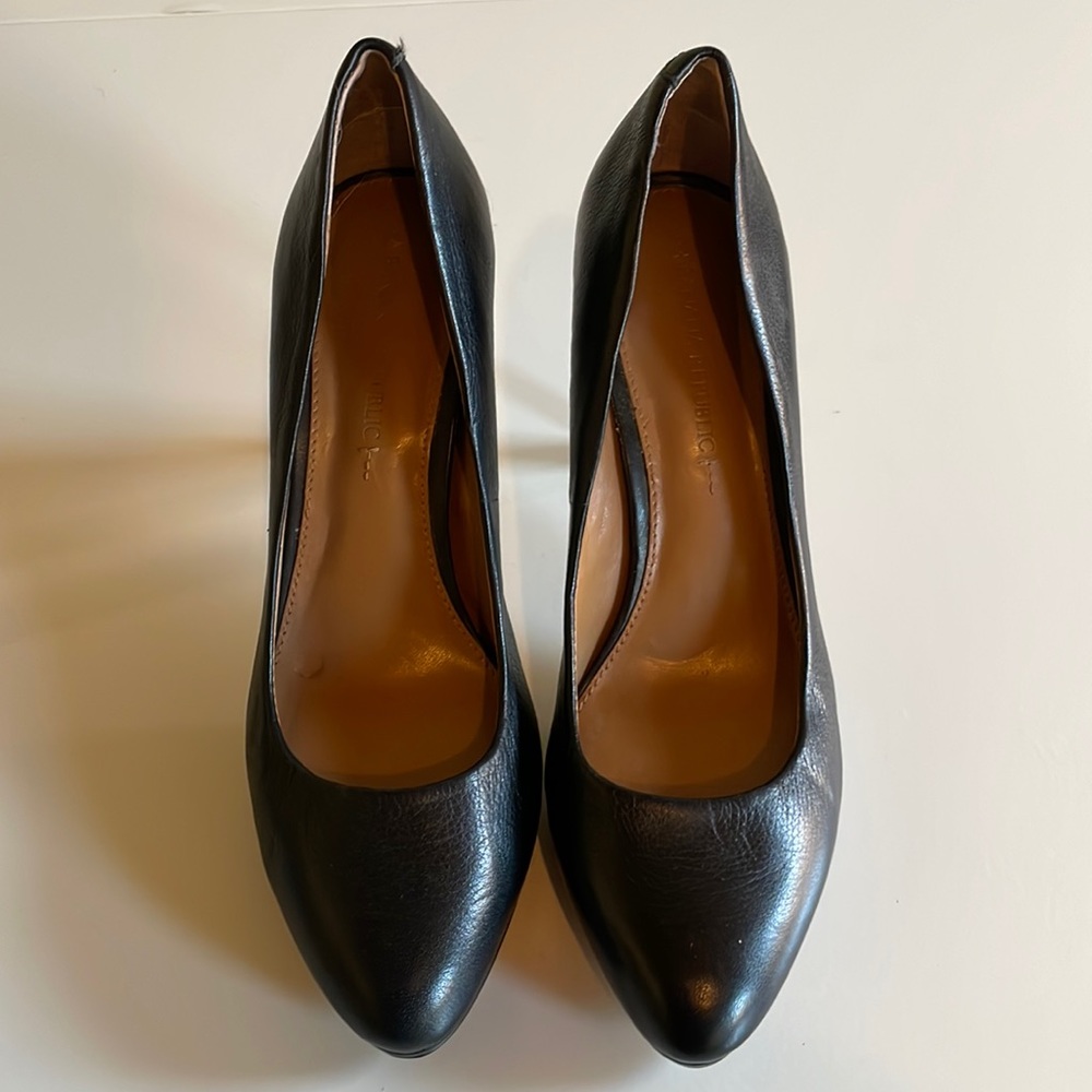 Banana Republic Kelsey Black Leather Low Platform Pumps